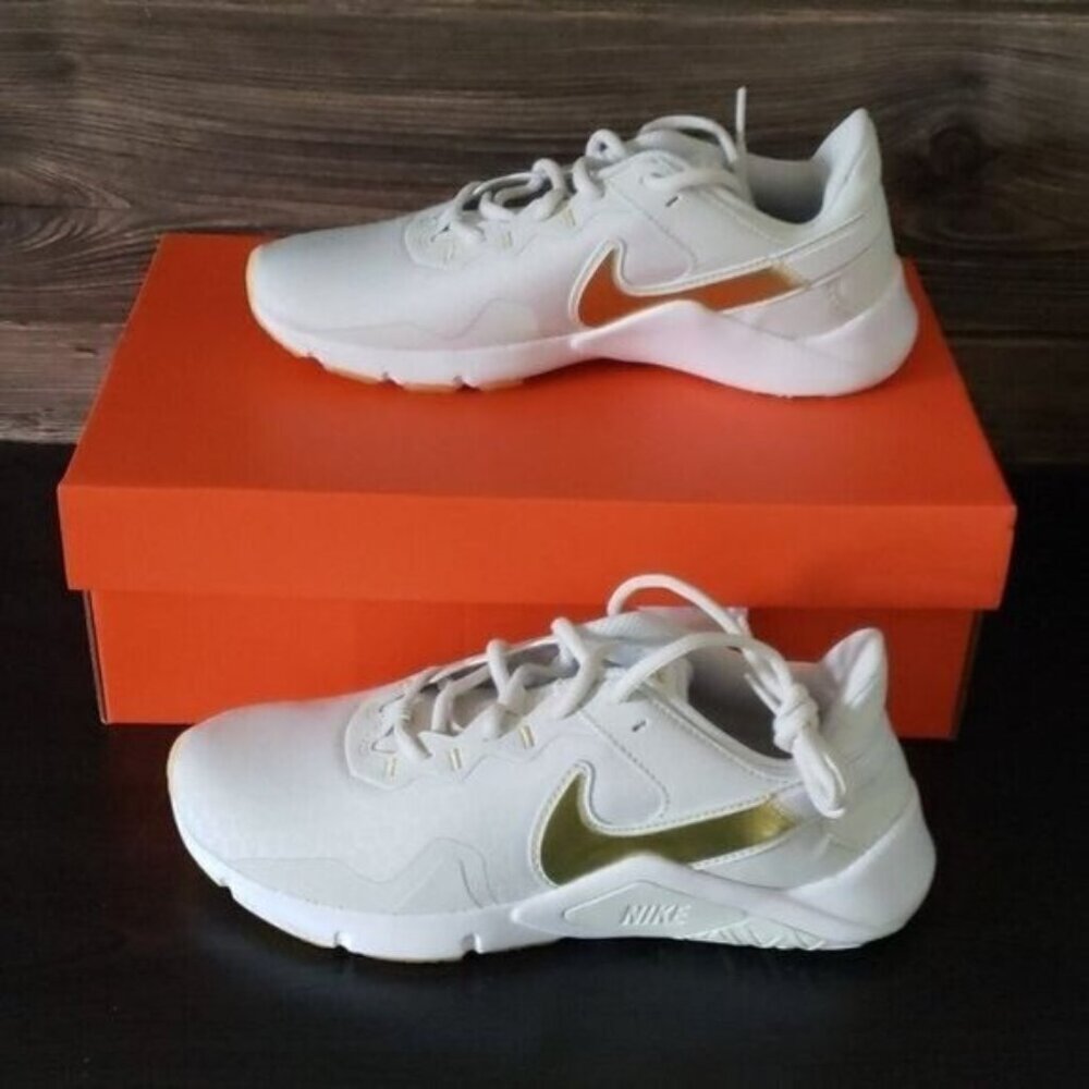 New Nike Legend Essential Womens Running Shoes Size 8 Casual LIghtweight‎ Gym